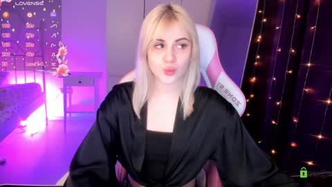 Snapshot of candyhannah chatting on January 7, 2025, 2:19 pm You can call me HH online show from January 7, 2025, 2:19 pm