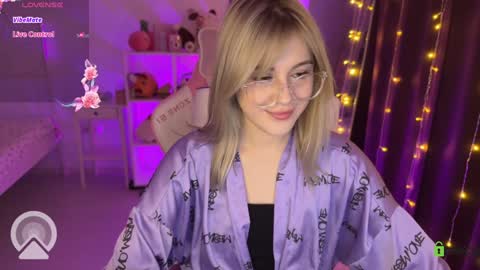 Snapshot of candyhannah chatting on February 6, 2025, 4:03 pm You can call me HH online show from February 6, 2025, 4:03 pm