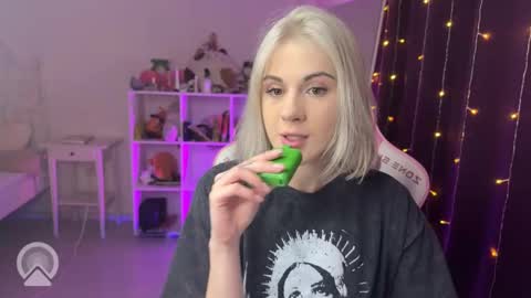 Snapshot of candyhannah chatting on September 18, 2025, 6:43 pm You can call me HH online show from September 18, 2025, 6:43 pm