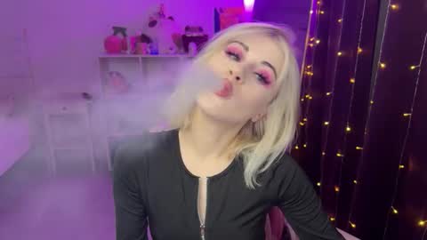 Snapshot of candyhannah chatting on October 15, 2025, 6:30 pm You can call me HH online show from October 15, 2025, 6:30 pm