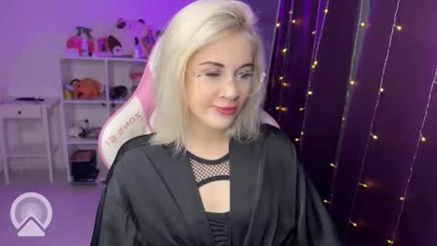 Snapshot of candyhannah chatting on October 21, 2025, 7:25 pm You can call me HH online show from October 21, 2025, 7:25 pm