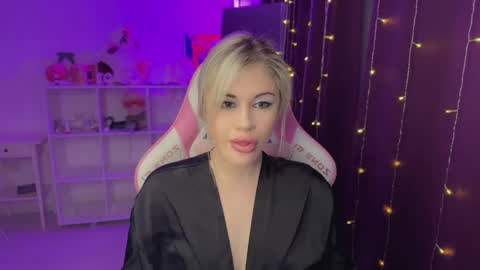 Snapshot of candyhannah chatting on November 29, 2025, 4:10 pm You can call me HH online show from November 29, 2025, 4:10 pm