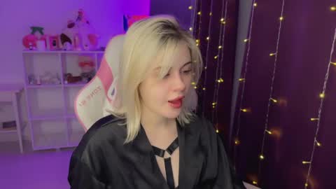 Snapshot of candyhannah chatting on December 2, 2025, 6:14 pm You can call me HH online show from December 2, 2025, 6:14 pm