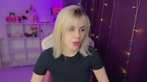 Snapshot of candyhannah chatting on December 3, 2025, 5:44 pm You can call me HH online show from December 3, 2025, 5:44 pm