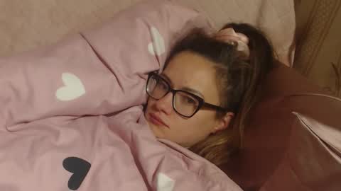 say meow and send tips  online show from October 29, 2025, 1:08 am