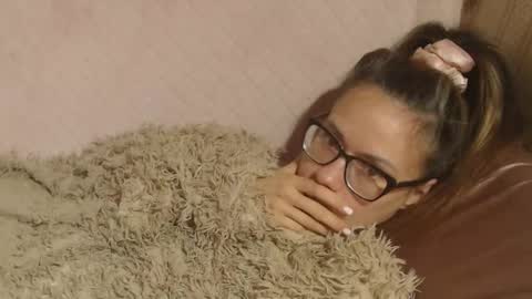 say meow and send tips  online show from November 2, 2025, 12:18 pm