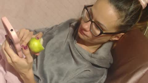 say meow and send tips  online show from November 8, 2025, 7:01 pm