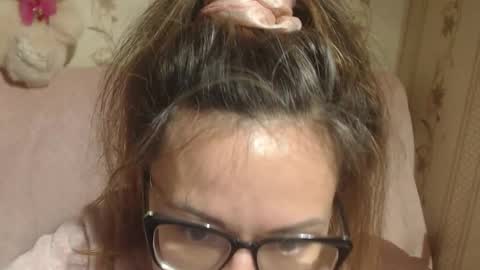 say meow and send tips  online show from November 21, 2025, 6:28 pm