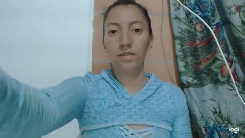 Snapshot of candymilfff chatting on March 10, 2025, 2:28 am candymilfff online show from March 10, 2025, 2:28 am