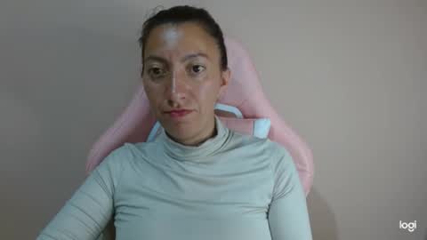 Snapshot of candymilfff chatting on February 20, 2026, 8:42 pm candymilfff online show from February 20, 2026, 8:42 pm