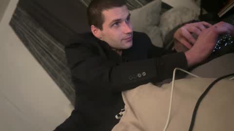 Snapshot of canekohl chatting on January 1, 2025, 6:59 pm ColeKaine online show from January 1, 2025, 6:59 pm