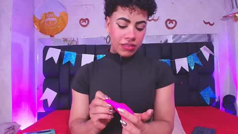 Aura  online show from September 26, 2025, 11:58 am