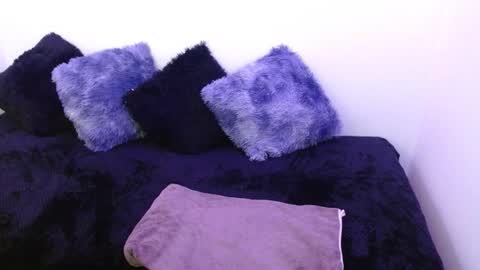 canela_s1 online show from November 21, 2025, 9:02 pm