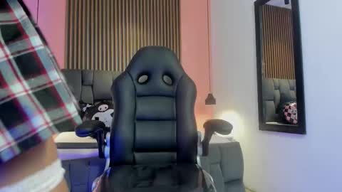 Snapshot of canela_savage chatting on November 27, 2025, 11:07 pm Canela online show from November 27, 2025, 11:07 pm