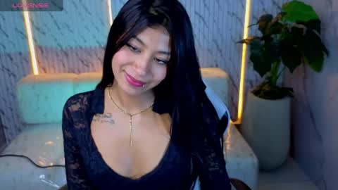 Snapshot of canela_savage_tx chatting on May 15, 2026, 9:22 pm Canela online show from May 15, 2026, 9:22 pm