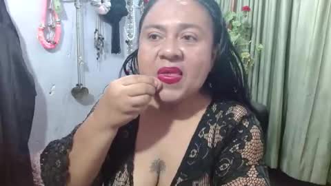 CanelaCollins online show from December 15, 2025, 4:39 am