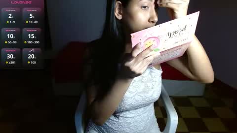 Snapshot of caneladeluxe chatting on November 23, 2025, 5:07 am Violeta online show from November 23, 2025, 5:07 am