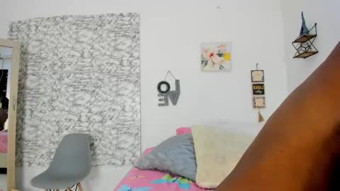Snapshot of canhela1 chatting on October 6, 2025, 3:59 am Canhela online show from October 6, 2025, 3:59 am