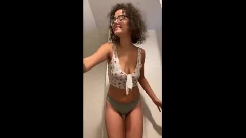 Snapshot of cannakams chatting on January 5, 2025, 6:13 pm online show from January 5, 2025, 6:13 pm