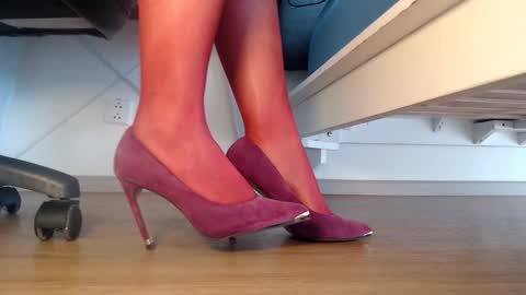 Miss Di online show from September 24, 2025, 2:04 am