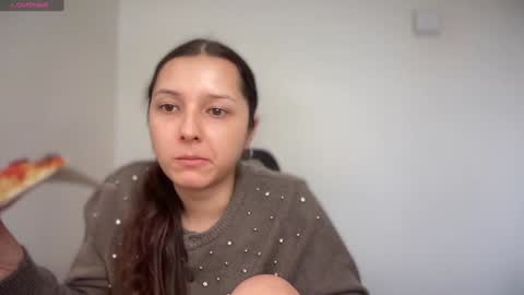 Snapshot of cappuccinokiss chatting on February 6, 2025, 11:21 am Emma online show from February 6, 2025, 11:21 am