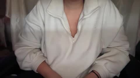 Snapshot of carabou11 chatting on December 1, 2025, 7:19 pm Cara Bou online show from December 1, 2025, 7:19 pm