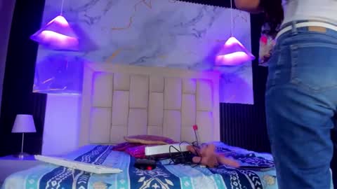 Snapshot of caraiosh_ chatting on December 15, 2025, 2:21 pm Cara online show from December 15, 2025, 2:21 pm