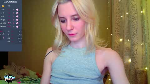 Snapshot of caramel_pie_ chatting on December 24, 2024, 8:38 pm caramel online show from December 24, 2024, 8:38 pm