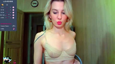 Snapshot of caramel_pie_ chatting on September 15, 2025, 8:53 pm caramel online show from September 15, 2025, 8:53 pm