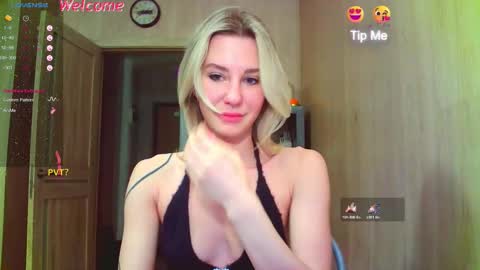 Snapshot of caramel_pie_ chatting on February 6, 2026, 9:29 pm caramel online show from February 6, 2026, 9:29 pm