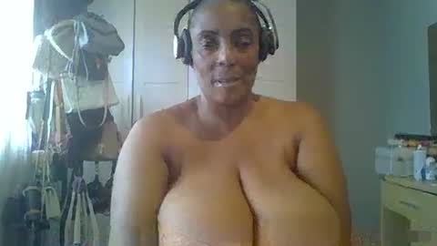 candylious81 online show from January 14, 2025, 12:14 pm