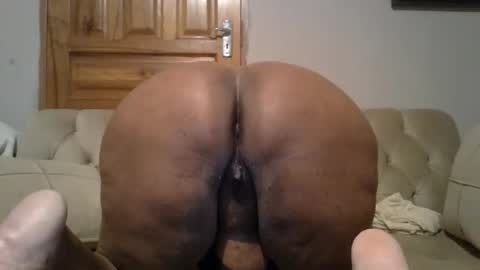 Snapshot of caramelchoc81 chatting on February 26, 2026, 1:15 am candylious81 online show from February 26, 2026, 1:15 am