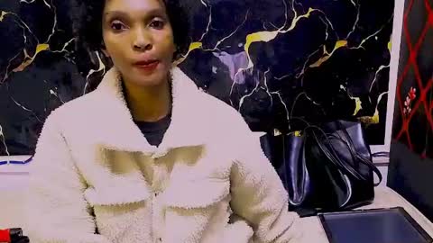 Snapshot of caramelminxx_ chatting on June 21, 2026, 7:00 am caramelminxx_ online show from June 21, 2026, 7:00 am