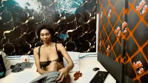 Snapshot of caramelminxx_ chatting on July 15, 2026, 7:57 am caramelminxx_ online show from July 15, 2026, 7:57 am