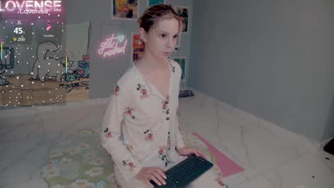 NONA    follow online show from September 10, 2025, 8:14 am