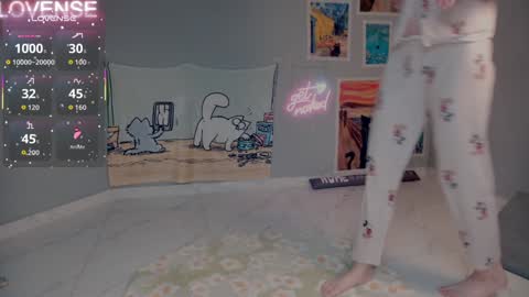 NONA    follow online show from September 21, 2025, 6:15 am