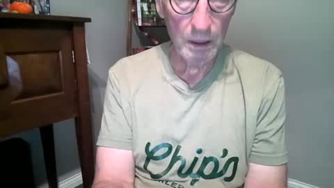 Snapshot of caressluving chatting on October 20, 2025, 3:18 am Caressluving online show from October 20, 2025, 3:18 am