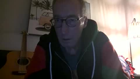 Snapshot of caressluving chatting on February 5, 2026, 4:06 am Caressluving online show from February 5, 2026, 4:06 am