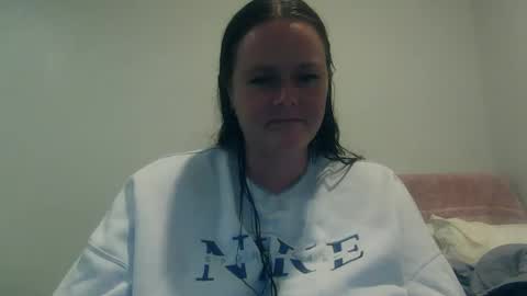 Snapshot of carinabro10 chatting on October 7, 2025, 8:44 am carinabro10 online show from October 7, 2025, 8:44 am