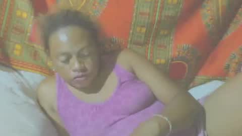 Snapshot of carinesexy69 chatting on December 3, 2024, 5:12 pm carinesexy69 online show from December 3, 2024, 5:12 pm