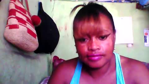 Snapshot of carinesexy69 chatting on December 18, 2024, 10:30 am carinesexy69 online show from December 18, 2024, 10:30 am