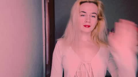 Snapshot of carinfox chatting on October 23, 2025, 7:07 am Carin online show from October 23, 2025, 7:07 am