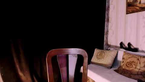 Snapshot of carinfox chatting on November 24, 2025, 5:56 pm Carin online show from November 24, 2025, 5:56 pm