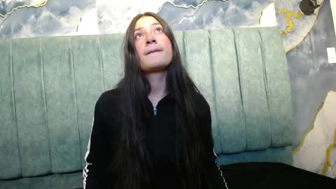 Snapshot of caritoluna_ chatting on November 13, 2025, 3:27 am Carito online show from November 13, 2025, 3:27 am