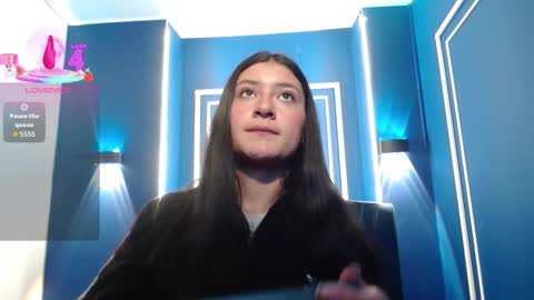 Snapshot of caritoluna_ chatting on November 19, 2025, 4:01 am Carito online show from November 19, 2025, 4:01 am