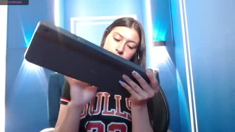 Snapshot of caritoluna_ chatting on November 22, 2025, 3:49 am Carito online show from November 22, 2025, 3:49 am