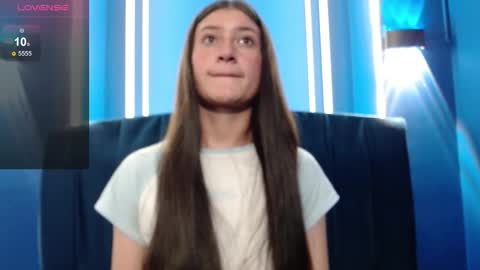 Snapshot of caritoluna_ chatting on December 1, 2025, 3:00 am Carito online show from December 1, 2025, 3:00 am