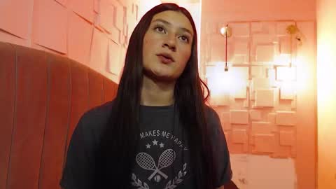 Snapshot of caritoluna_ chatting on December 4, 2025, 3:38 am Carito online show from December 4, 2025, 3:38 am