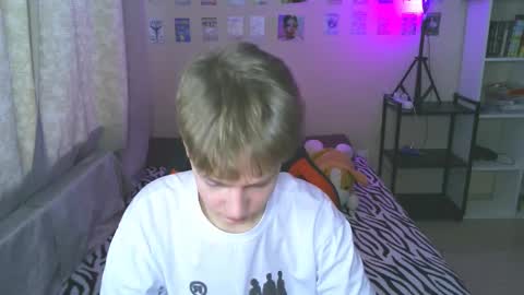 Carl online show from December 16, 2024, 11:33 am