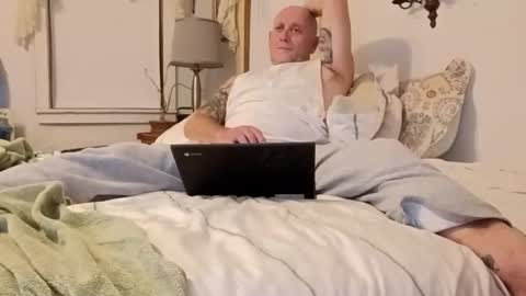 carldhammers online show from December 1, 2025, 1:54 am